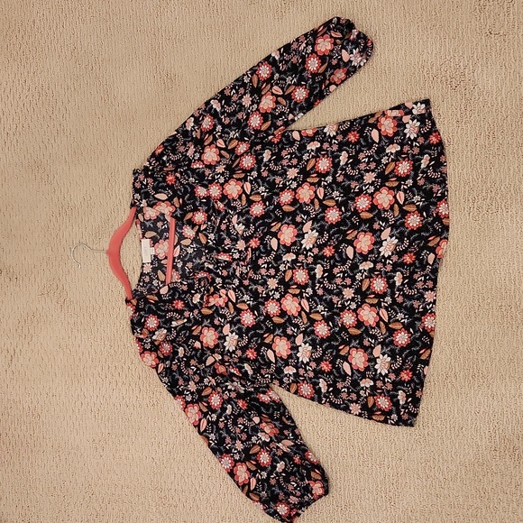 Loft Outlet Black Print Blouse. 3/4 Sleeve, Pullover, Ruffle V Neck, Medium - Picture 2 of 7